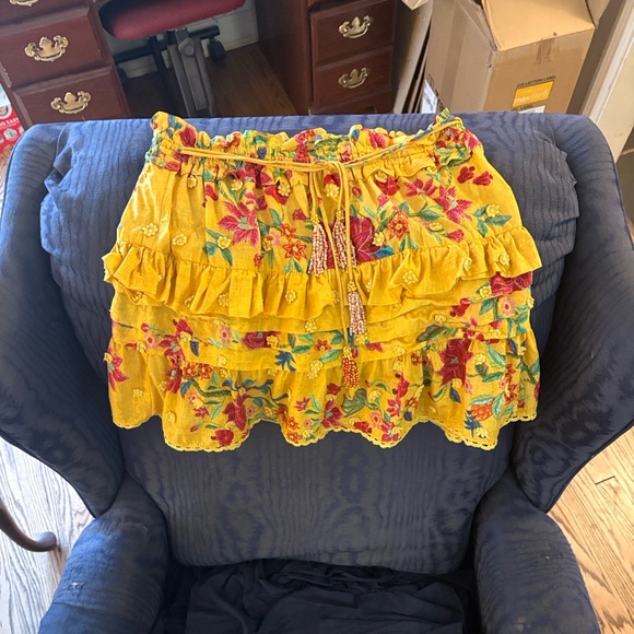 FARM Rio Dresses & Skirts - FARM Rio Vibrant and Romantic Sunshine Yellow Floral Mini Skirt Size Medium